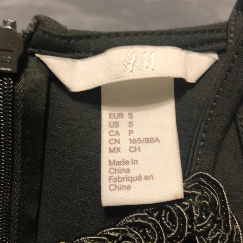 H&M Top - Picture 2 of 3